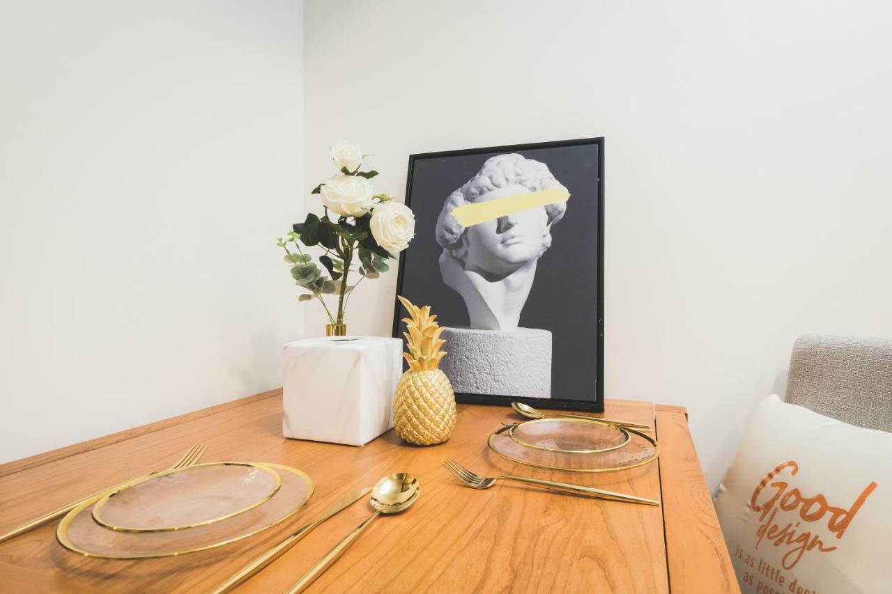 Sukhumvit Asok Modern Suite Bangkok Buitenkant foto