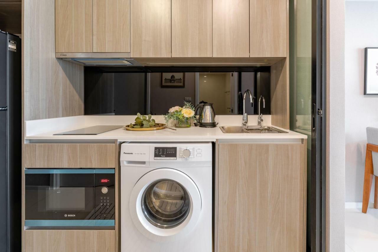 Sukhumvit Asok Modern Suite Bangkok Buitenkant foto