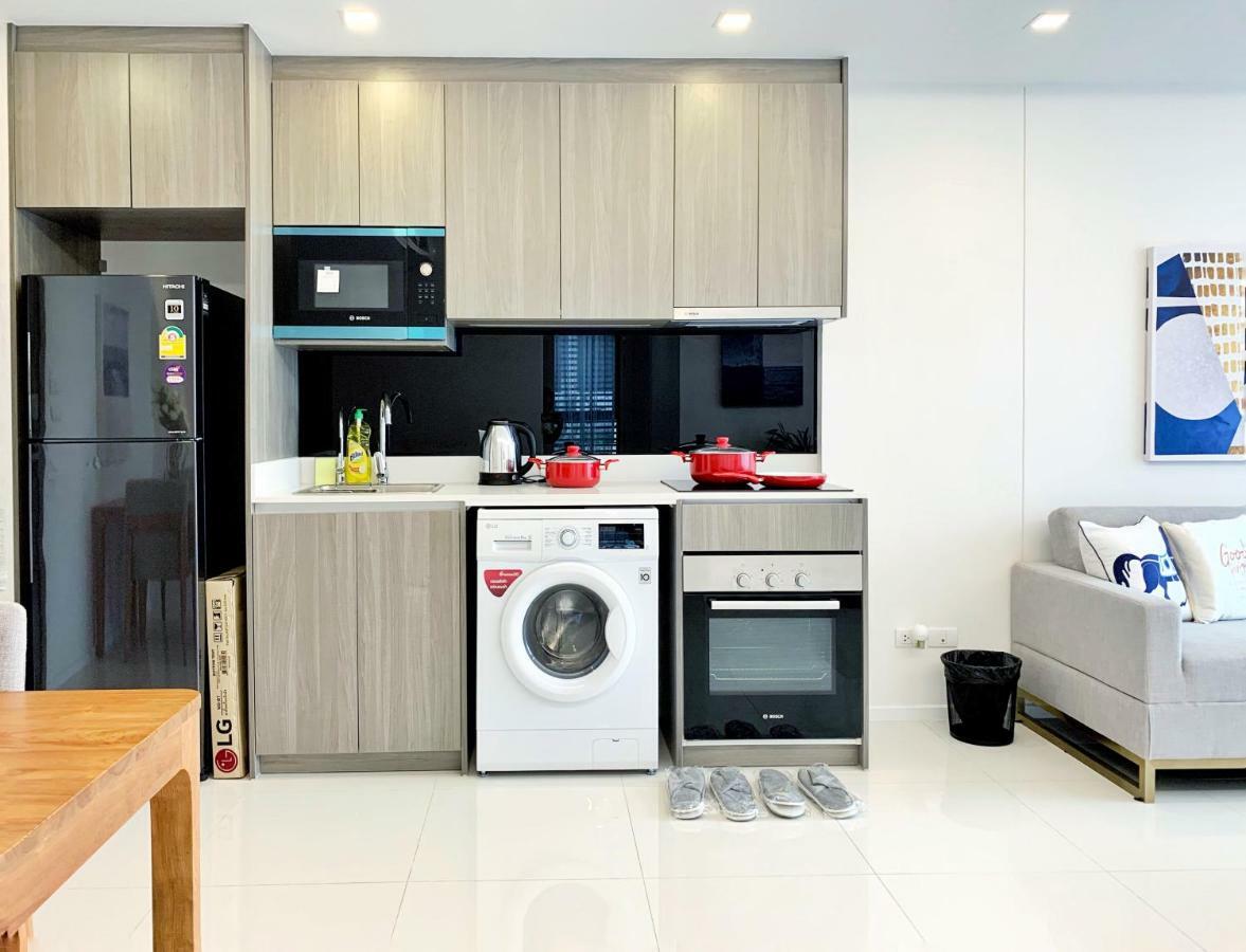 Sukhumvit Asok Modern Suite Bangkok Buitenkant foto